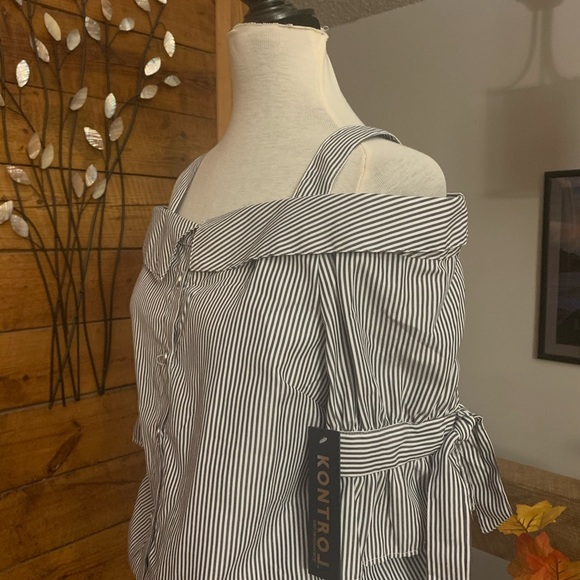 SOLD.  NRW Blouse - Picture 2 of 5